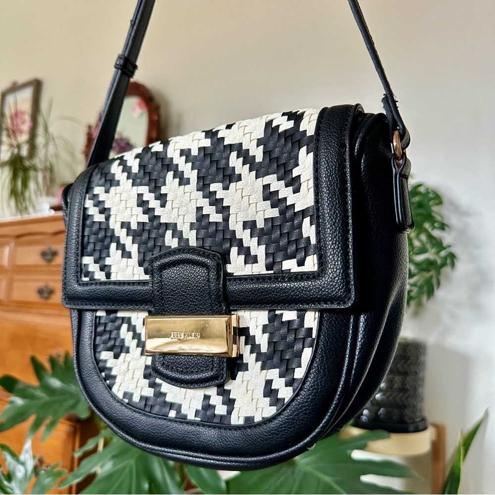 🌸Anne Klein Woven Crossbody Bag